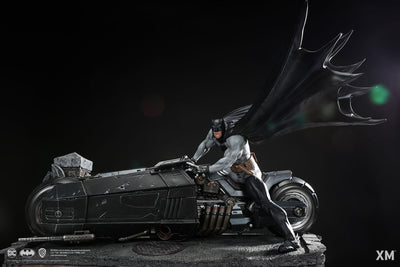 Batman - White Knight (Batcycle Edition) 1/4 Scale Statue