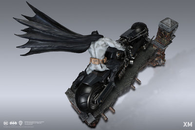 Batman - White Knight (Batcycle Edition) 1/4 Scale Statue