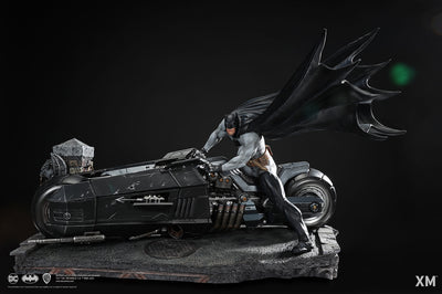 Batman - White Knight (Batcycle Edition) 1/4 Scale Statue