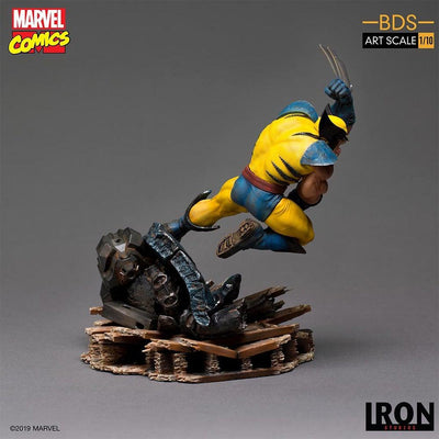 Marvel Comics Wolverine Vs Sentinel Statue