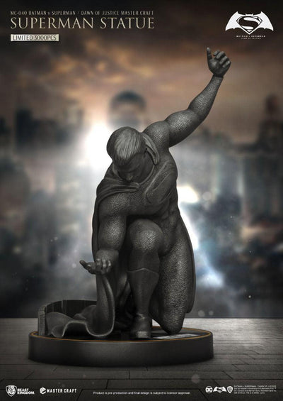 Batman v Superman: Dawn Of Justice Statue