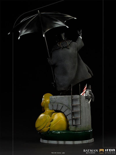 Batman Returns Penguin Deluxe Statue