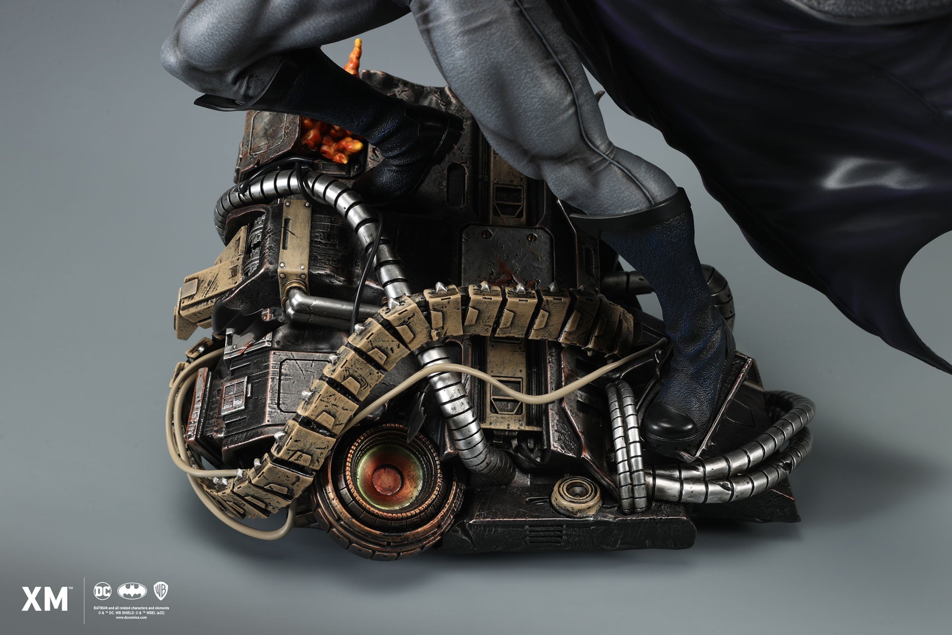 Batman Classic 1/6 Scale Statue