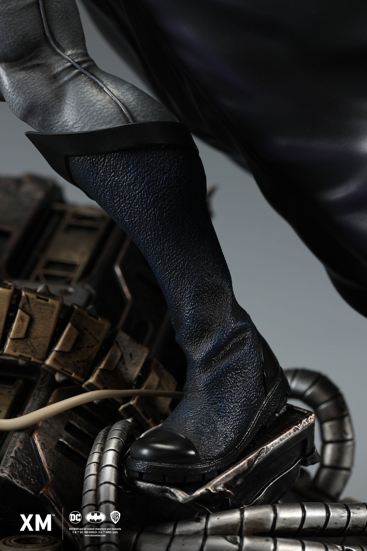 Batman Classic 1/6 Scale Statue