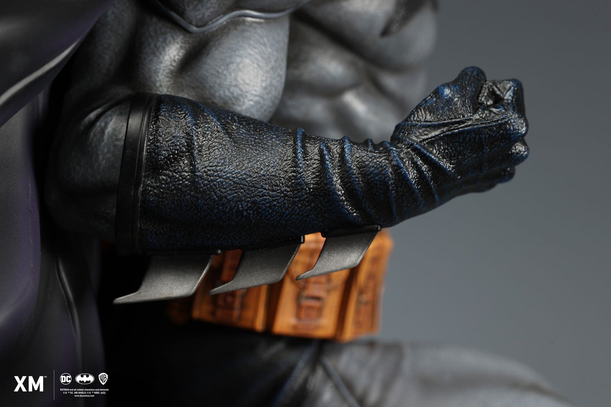 Batman Classic 1/6 Scale Statue