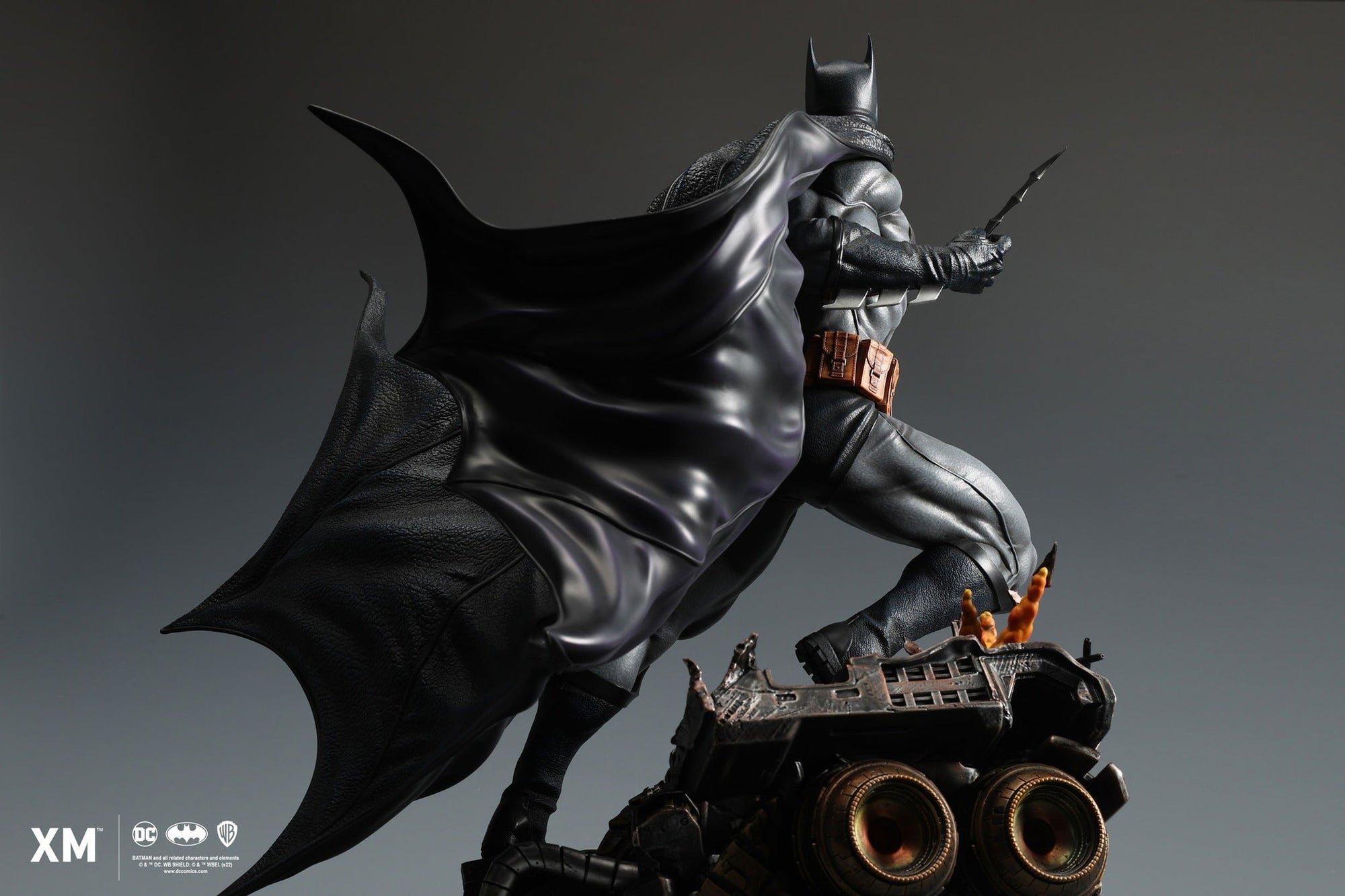 Batman Classic 1/6 Scale Statue