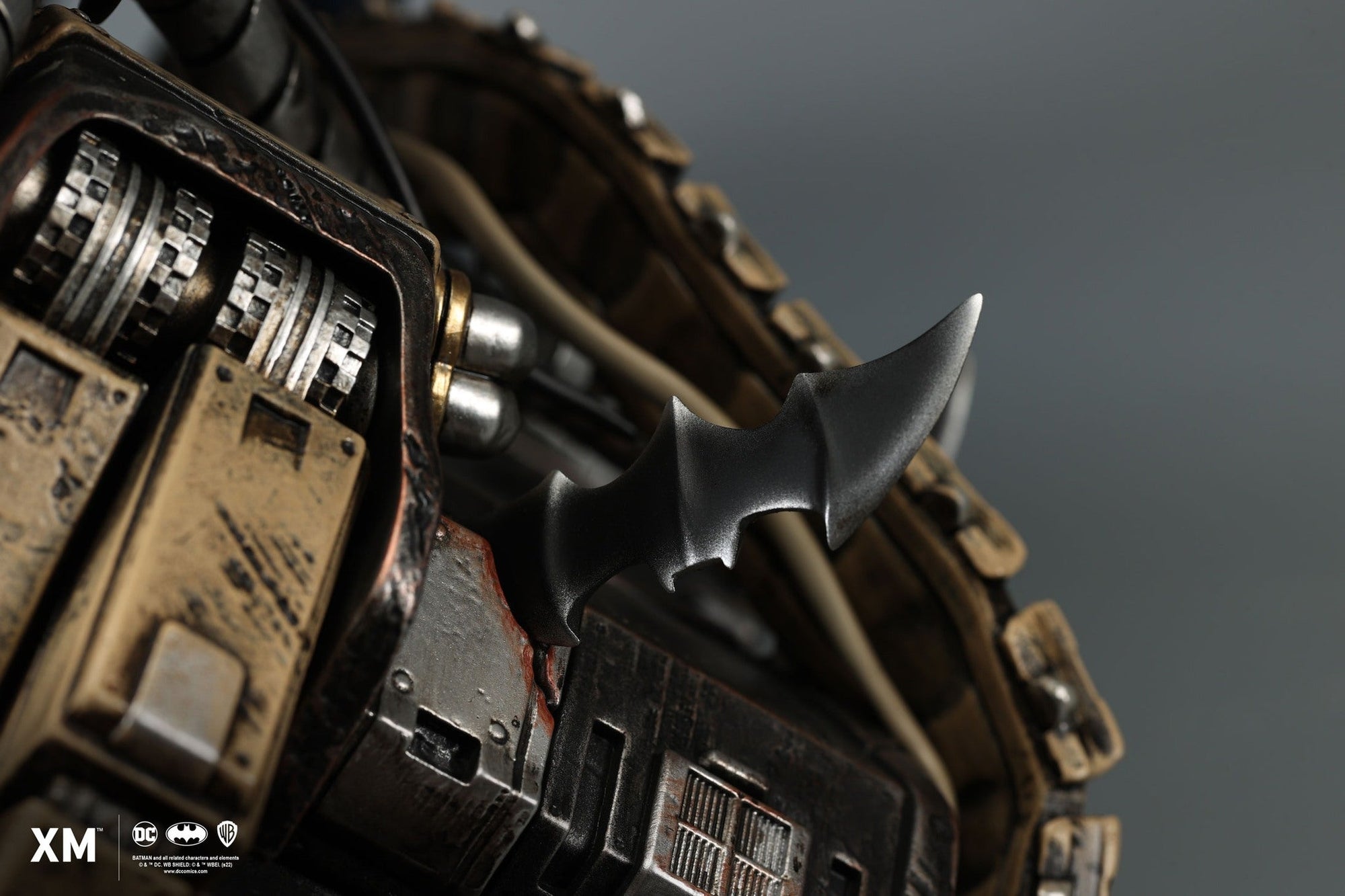 Batman Classic 1/6 Scale Statue