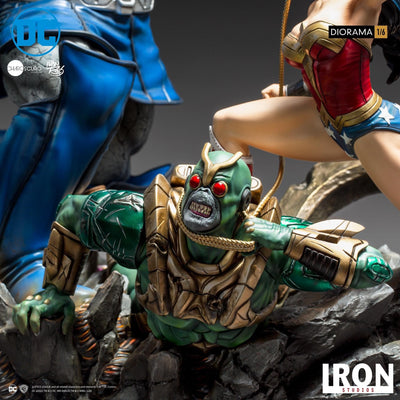Wonder Woman Vs Darkseid 1/6 Scale Diorama