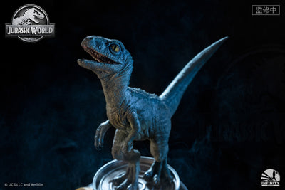 Jurassic World Fallen Kingdom - Owen and Blue 1/4 Scale Statue