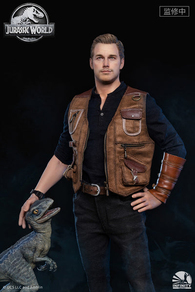 Jurassic World Fallen Kingdom - Owen and Blue 1/4 Scale Statue