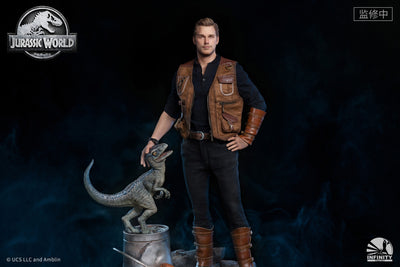 Jurassic World Fallen Kingdom - Owen and Blue 1/4 Scale Statue