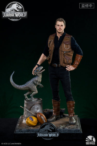 Jurassic World Fallen Kingdom - Owen and Blue 1/4 Scale Statue