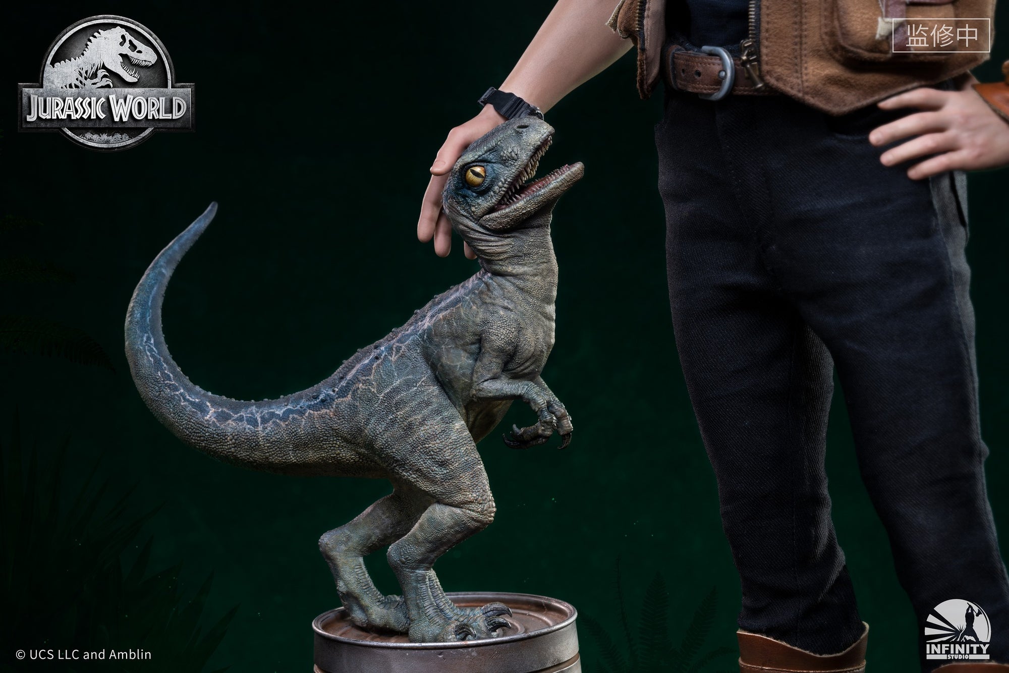 Jurassic World - Figurine de base - Owen et Bébé Blue.