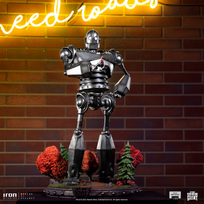 Iron Giant and Hogarth Hughes Demi Scale 1/20