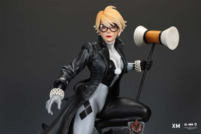 Batman White Knight - Harley Quinn (Stealth) 1/4 Scale Statue