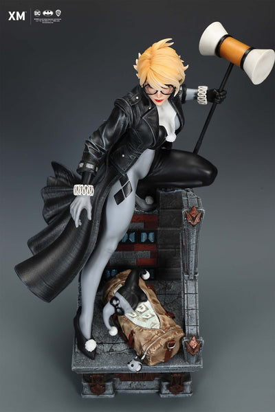 Batman White Knight - Harley Quinn (Stealth) 1/4 Scale Statue