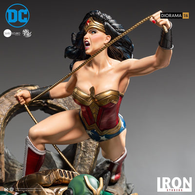 Wonder Woman Vs Darkseid 1/6 Scale Diorama