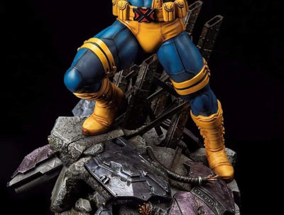 Cyclops 1/4 Scale Version A Statue