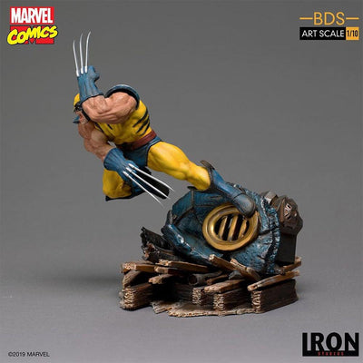 Marvel Comics Wolverine Vs Sentinel Statue