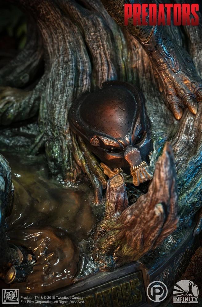 Berserker Predator 1/4 Scale Statue