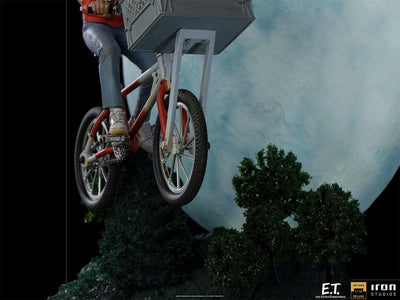 E.T. and Elliot Art Scale 1/10 Deluxe