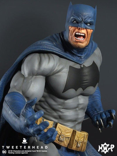 Dark Knight EXCLUSIVE 1/6 Scale Batman Maquette