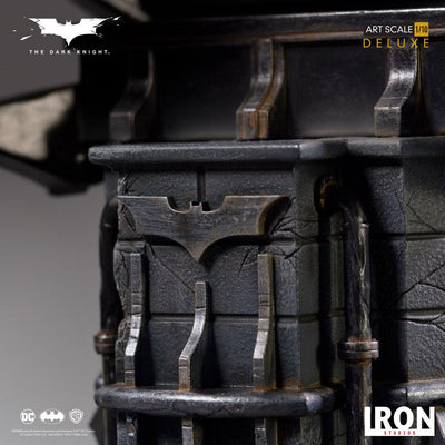 Batman Deluxe Statue - The Dark Knight