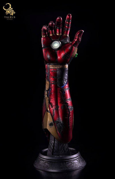 Taurus Studio 1:1 Scale Battle Damage Nano Gauntlet