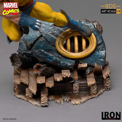 Marvel Comics Wolverine Vs Sentinel Statue