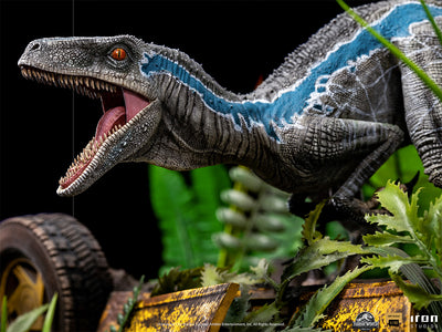 Jurassic World Fallen Kingdom - Blue Deluxe Art Scale 1/10