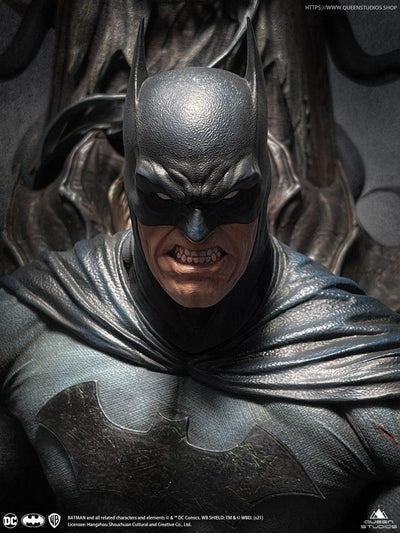 Batman on Throne PREMIUM 1/4 Scale Statue