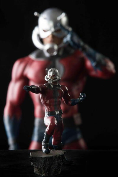 ANT-MAN 1/4 Scale Statue (Comics Version)