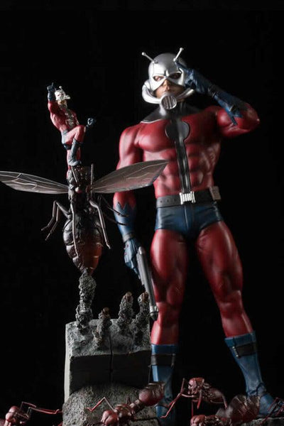 ANT-MAN 1/4 Scale Statue (Comics Version)