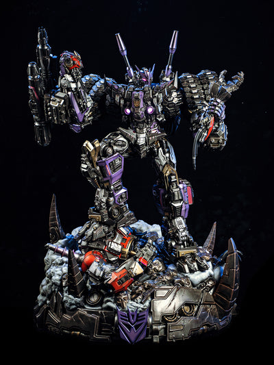 Transformers - Tarn Statue