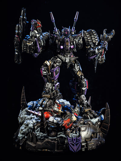 Transformers - Tarn Statue