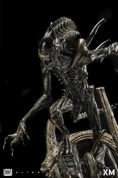 Alien Warrior 1/3 Scale Statue