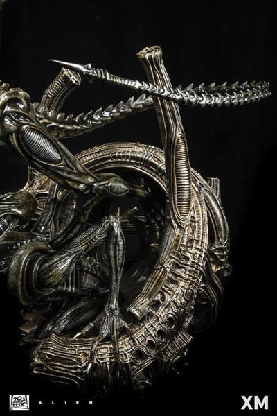 Alien Warrior 1/3 Scale Statue