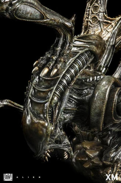 Alien Warrior 1/3 Scale Statue