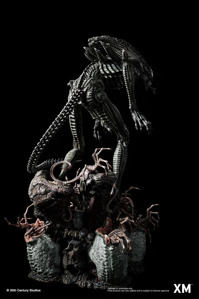 Alien Hive Warrior - Black Variant - 1/3 Scale Premium Statue