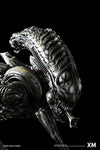 Alien Hive Warrior - Black Variant - 1/3 Scale Premium Statue
