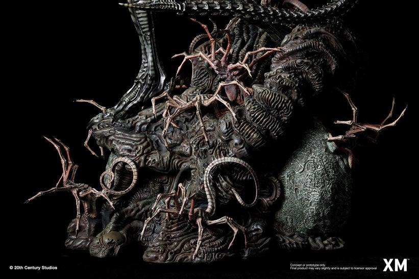 Alien Hive Warrior - Black Variant - 1/3 Scale Premium Statue