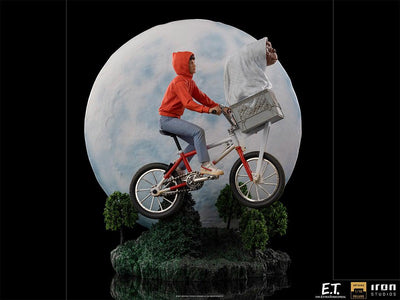 E.T. and Elliot Art Scale 1/10 Deluxe