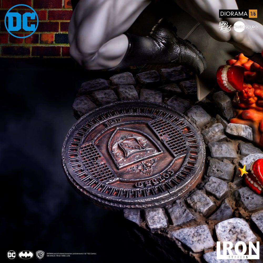 Batman vs Joker Battle Diorama Statue