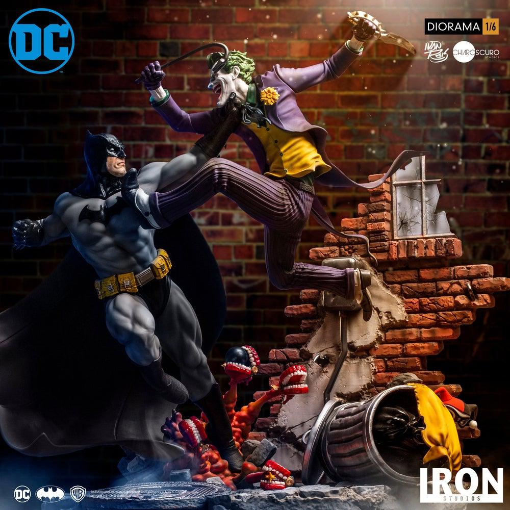 Batman vs Joker Battle Diorama Statue