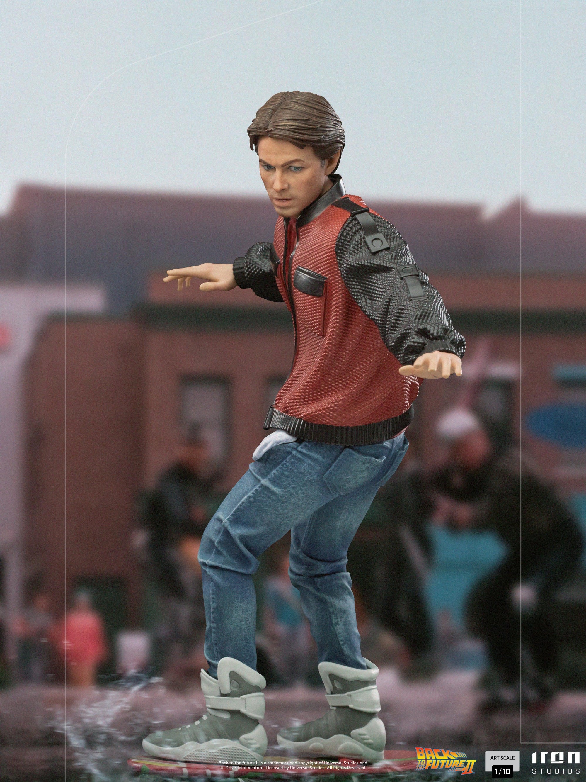 Marty McFly On Hoverboard 1/10 Art Scale Statue