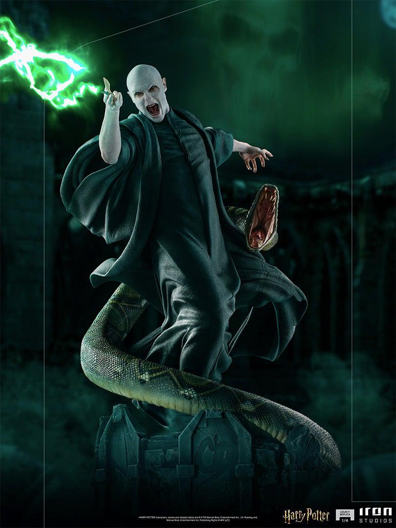 Voldemort and Nagini - Harry Potter - Legacy Replica 1/4