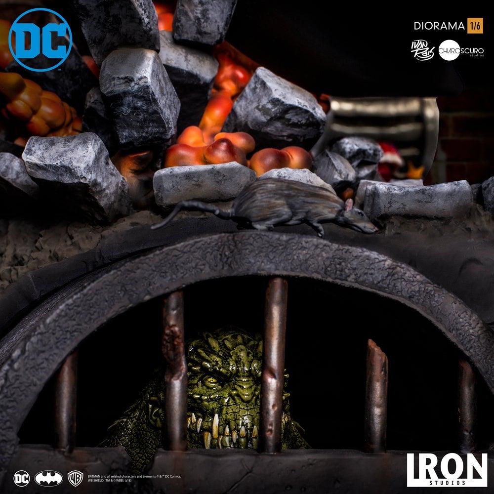 Batman vs Joker Battle Diorama Statue