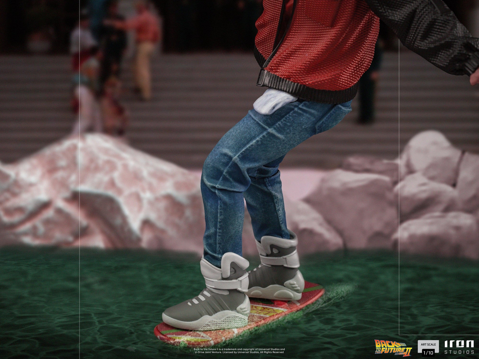 Marty McFly On Hoverboard 1/10 Art Scale Statue