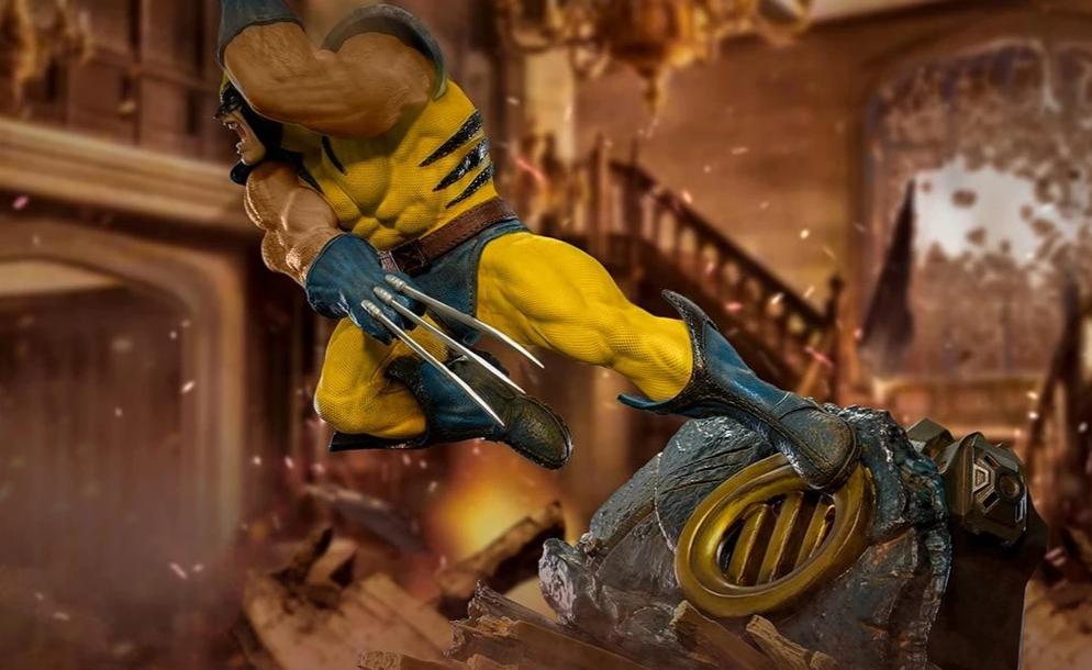 Marvel Comics Wolverine Vs Sentinel Statue
