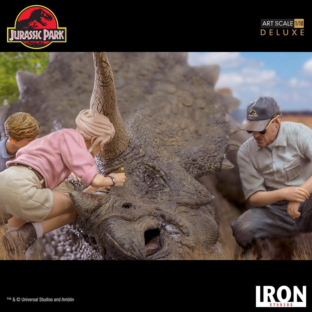 Triceratops Diorama Deluxe Art Scale Statue